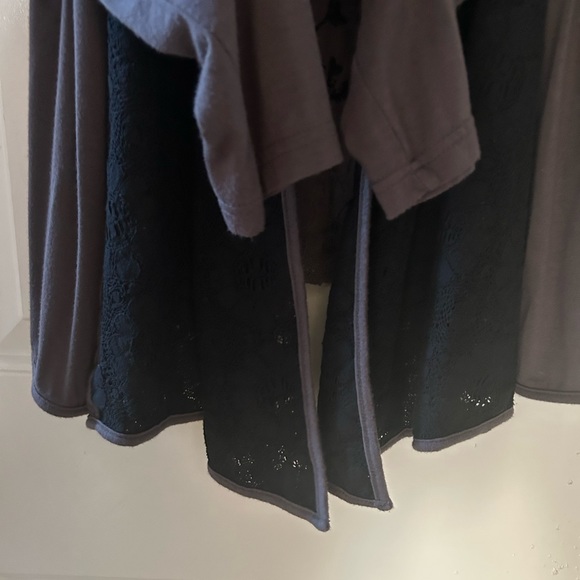 Radzoli lightweight shrug/jacket. Black/brown beautiful lace front & accent back - Picture 8 of 13